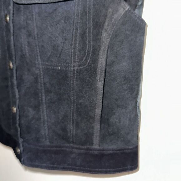 Vintage 80s/90s Mona Mode black suede leather vest with collar & pockets - Picture 9 of 9
